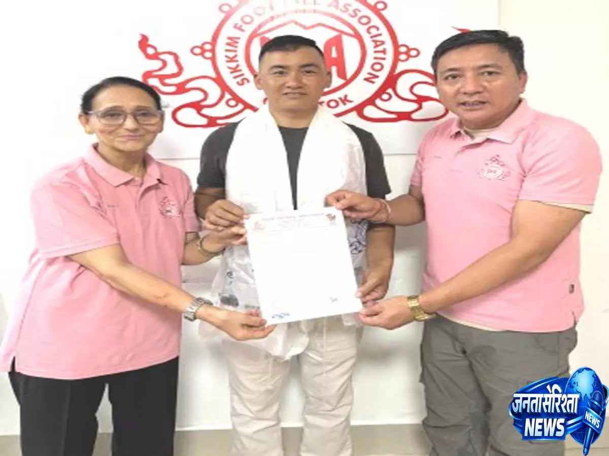 SFA रेफरी प्रमुख बने सुभाष तमांग, निष्पक्ष और बेहतर रेफरिंग पर रहेगा फोकस SFA रेफरी प्रमुख बने सुभाष तमांग, निष्पक्ष और बेहतर रेफरिंग पर रहेगा फोकस