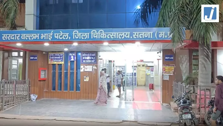 युवती के हाथ-पैर बंधे मिलने से हड़कंप, पुलिस कर रही जांच युवती के हाथ-पैर बंधे मिलने से हड़कंप, पुलिस कर रही जांच