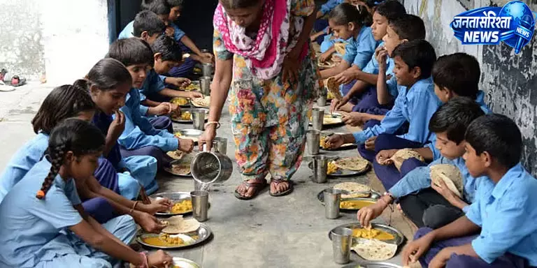 Karnataka : मिड-डे मील खाने से 12 बच्चे बीमार, अस्पताल में भर्ती Karnataka : मिड-डे मील खाने से 12 बच्चे बीमार, अस्पताल में भर्ती