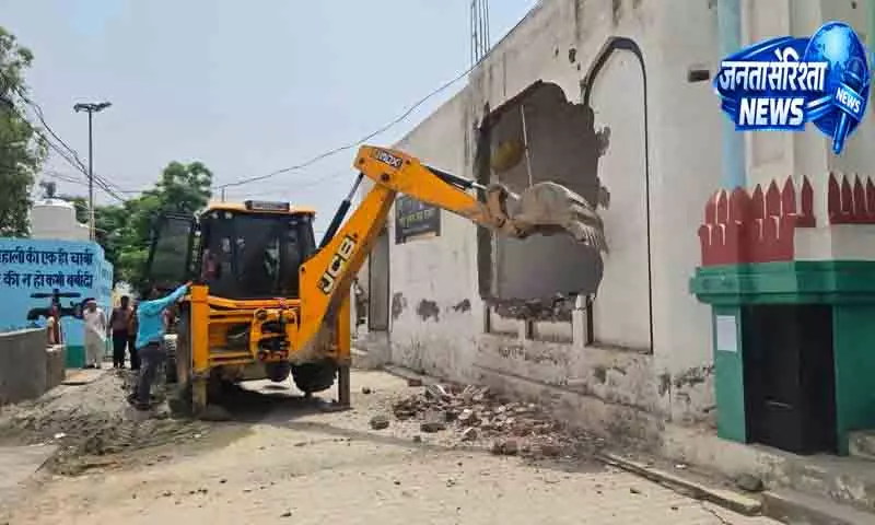 Kurukshetra में पुजारी हमला आरोपी का ‘अवैध’ ढांचा ध्वस्त Kurukshetra में पुजारी हमला आरोपी का ‘अवैध’ ढांचा ध्वस्त