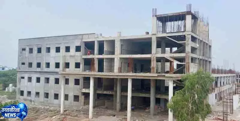 Kurukshetra फंड अभाव के चलते मेडिकल कॉलेज का काम ठप Kurukshetra फंड अभाव के चलते मेडिकल कॉलेज का काम ठप