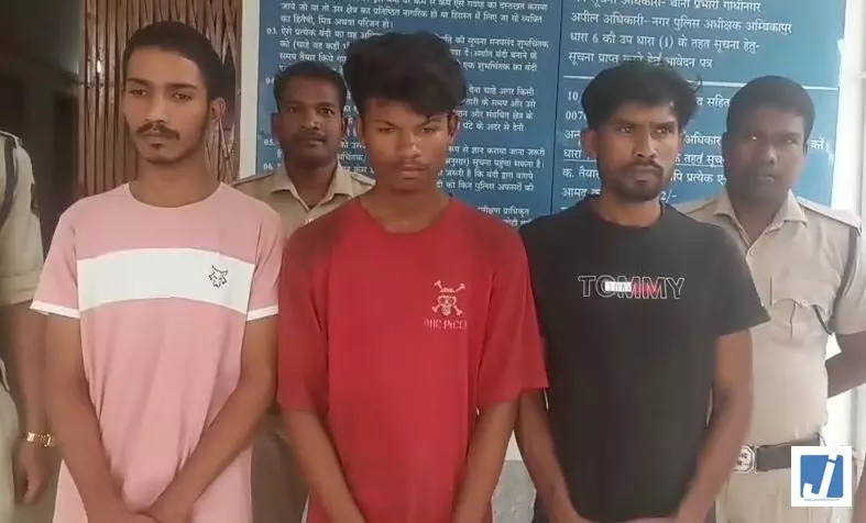 घर के नौकर और ड्राइवर ने रची थी चोरी की साजिश, सरगुजा पुलिस ने किया भंडाफोड़ घर के नौकर और ड्राइवर ने रची थी चोरी की साजिश, सरगुजा पुलिस ने किया भंडाफोड़