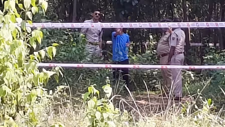 आंध्र प्रदेश: पारिवारिक कलह या तंगी? महिला ने दो बच्चों संग की आत्महत्या आंध्र प्रदेश: पारिवारिक कलह या तंगी? महिला ने दो बच्चों संग की आत्महत्या