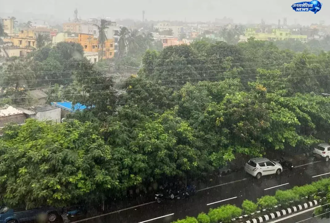 ओडिशा में भारी बारिश का अलर्ट, IMD ने कई जिलों के लिए जारी की रेड वॉर्निंग ओडिशा में भारी बारिश का अलर्ट, IMD ने कई जिलों के लिए जारी की रेड वॉर्निंग