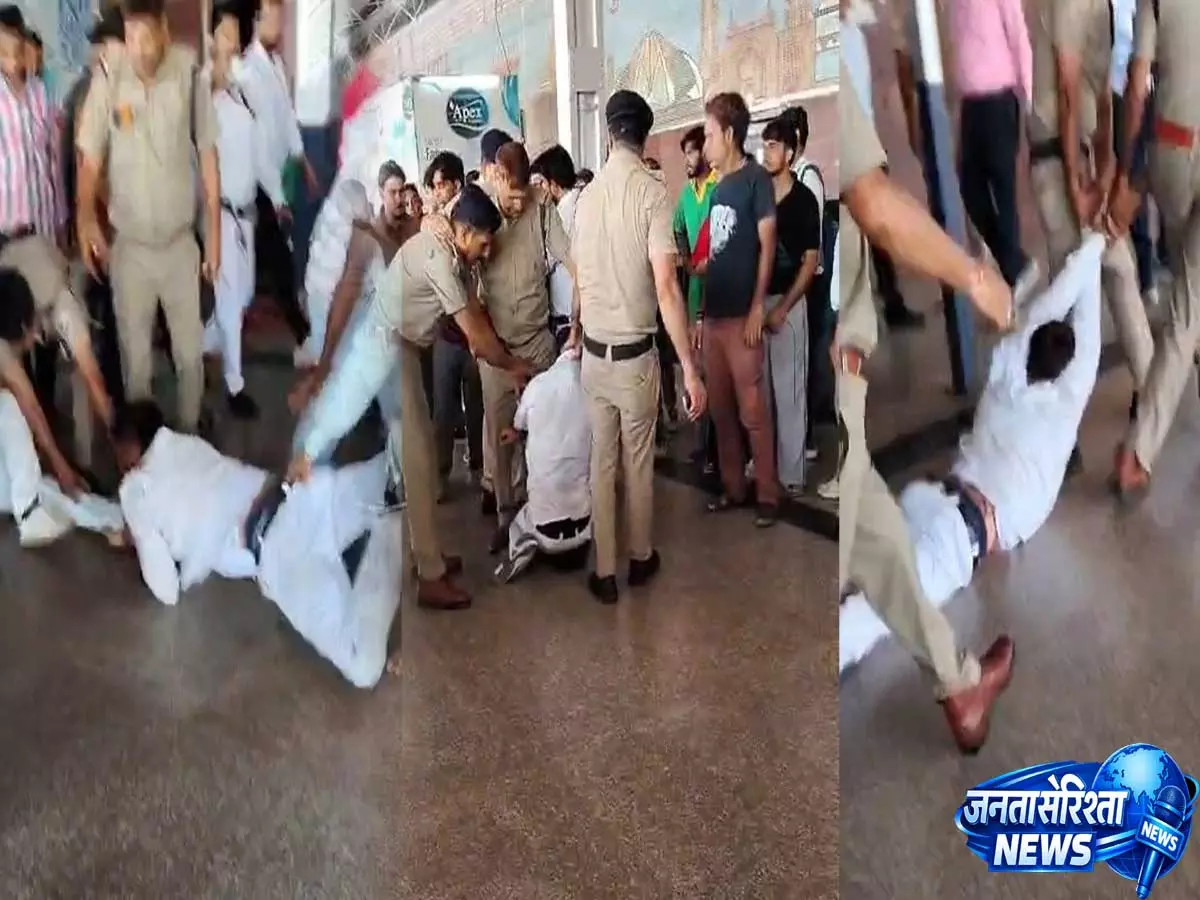 आगरा में DSS कर्मचारी से मारपीट पर पत्नी का दर्द छलका, RPF जवानों की बर्खास्तगी की मांग आगरा में DSS कर्मचारी से मारपीट पर पत्नी का दर्द छलका, RPF जवानों की बर्खास्तगी की मांग