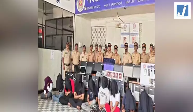 हेल्थ इंश्योरेंस के नाम पर ऑनलाइन ठगी करने वाले तीन फर्जी कॉल सेंटरों का भंडाफोड़, 12 गिरफ्तार हेल्थ इंश्योरेंस के नाम पर ऑनलाइन ठगी करने वाले तीन फर्जी कॉल सेंटरों का भंडाफोड़, 12 गिरफ्तार