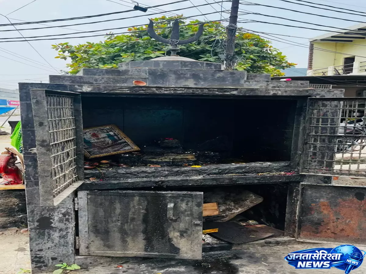 Bulandshahr में मंदिर चोरी से हड़कंप, VHP ने उठाए सवाल Bulandshahr में मंदिर चोरी से हड़कंप, VHP ने उठाए सवाल