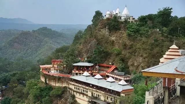 हिमाचल मंदिर चढ़ावा विवाद, ऑडिट में सामने आई अनियमितता हिमाचल मंदिर चढ़ावा विवाद, ऑडिट में सामने आई अनियमितता