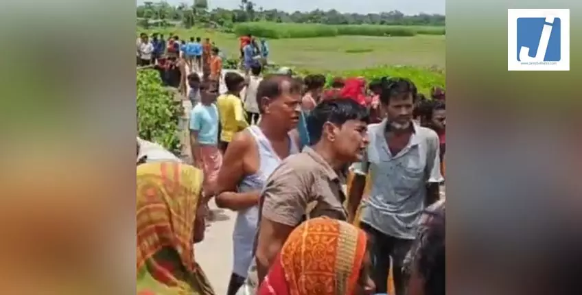 धान की रोपाई के लिए जा रहा ट्रैक्टर पलटा, तीन महिलाओं की मौत धान की रोपाई के लिए जा रहा ट्रैक्टर पलटा, तीन महिलाओं की मौत