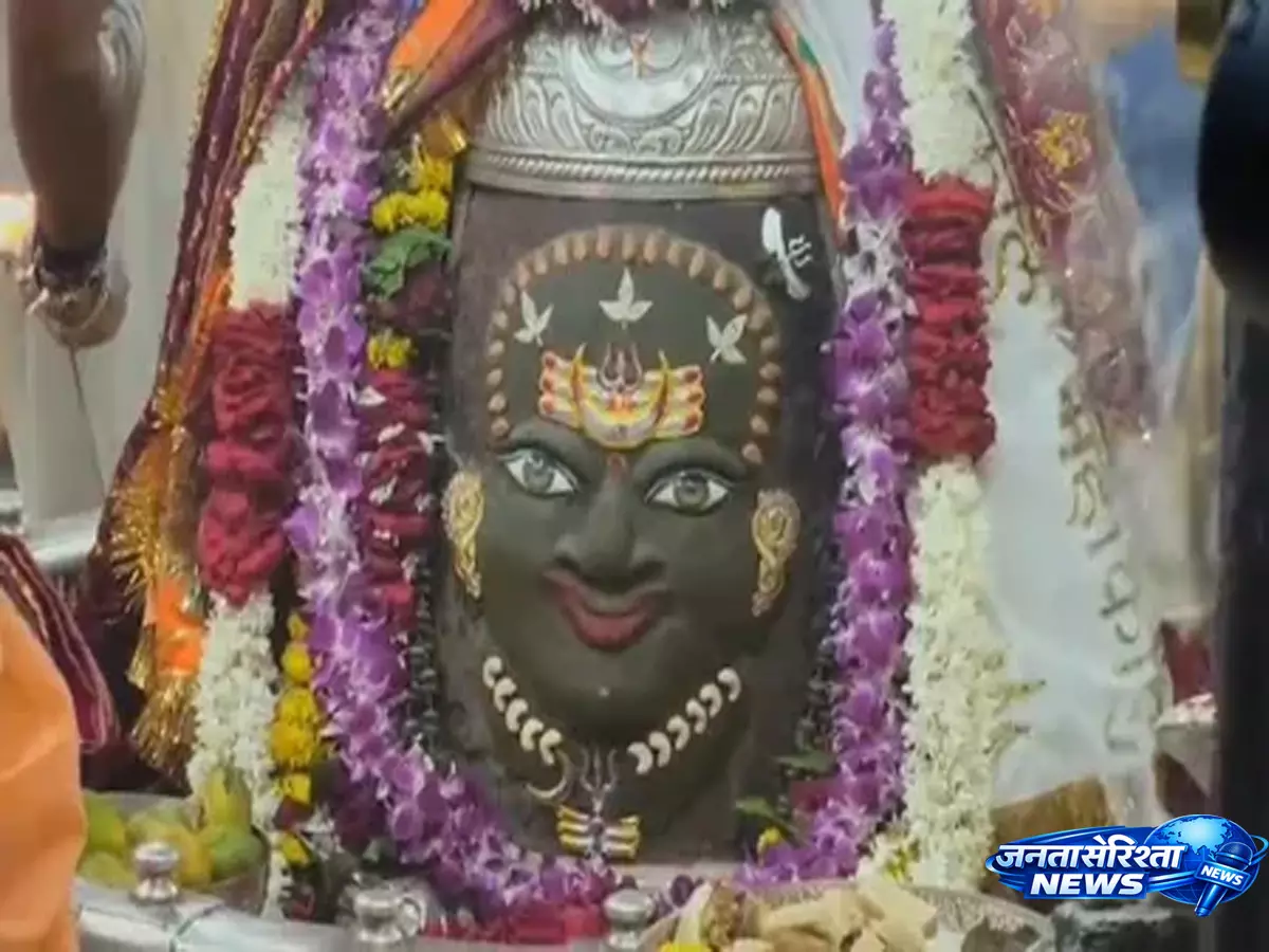 Ujjain में आस्था का सैलाब, भस्म आरती में भक्तों ने किए बाबा महाकाल के दर्शन Ujjain में आस्था का सैलाब, भस्म आरती में भक्तों ने किए बाबा महाकाल के दर्शन
