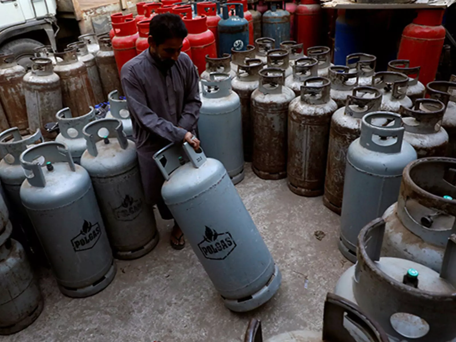 LPG विवाद से पाकिस्तान में बढ़ा ऊर्जा संकट का खतरा