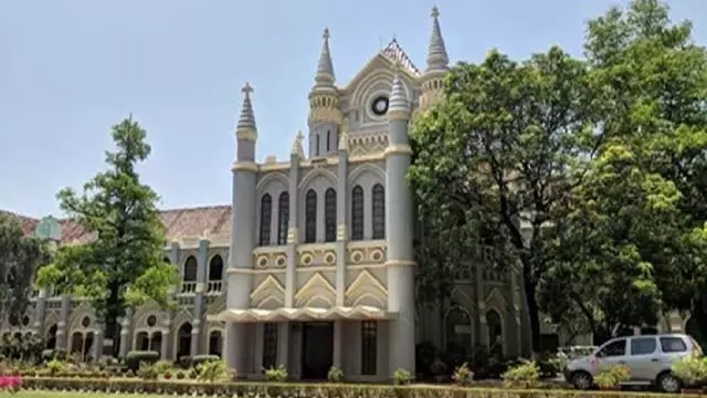 अविवाहित बेटी के भरण-पोषण पर कोर्ट का फैसला अविवाहित बेटी के भरण-पोषण पर कोर्ट का फैसला