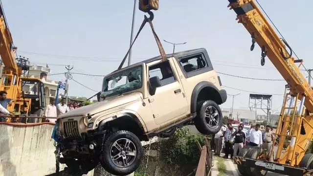 सोनीपत में बड़ा हादसा, शीशा तोड़कर निकला छात्र सोनीपत में बड़ा हादसा, शीशा तोड़कर निकला छात्र