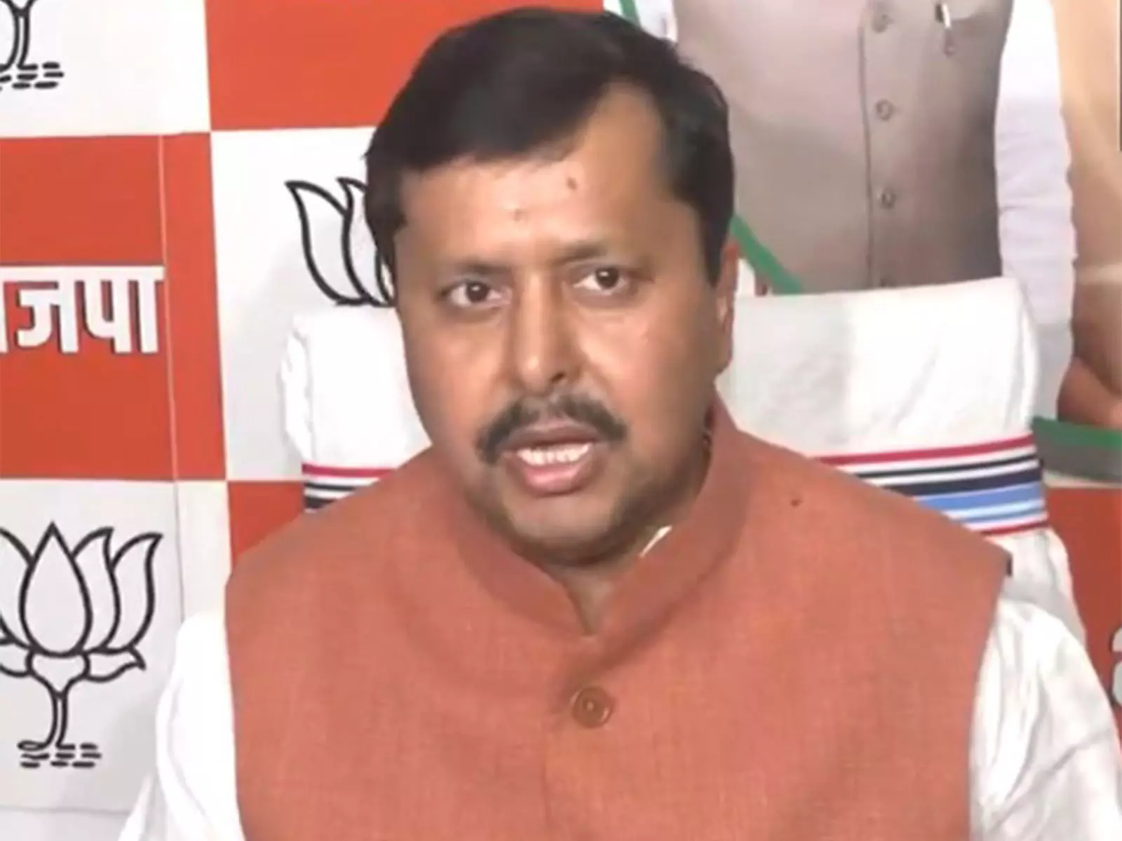 बांकीपुर उपचुनाव: नितिन नवीन ने BJP उम्मीदवार नीरज कुमार सिन्हा का किया समर्थन, बताया समर्पित कार्यकर्ता बांकीपुर उपचुनाव: नितिन नवीन ने BJP उम्मीदवार नीरज कुमार सिन्हा का किया समर्थन, बताया समर्पित कार्यकर्ता