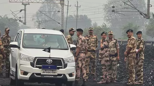 अवैध कोयला कारोबार पर शिकंजा, अधिकारियों पर कार्रवाई अवैध कोयला कारोबार पर शिकंजा, अधिकारियों पर कार्रवाई