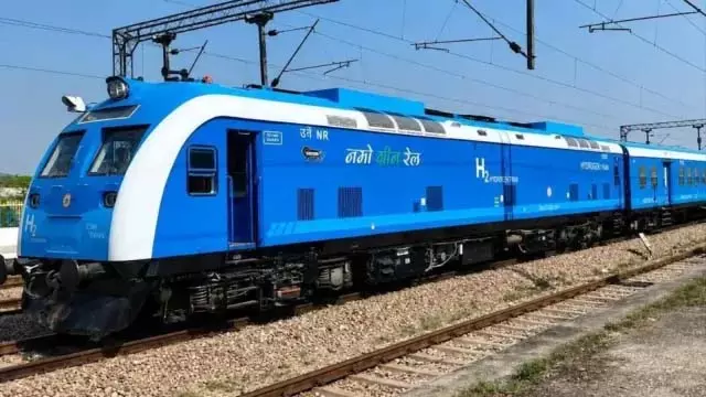 भारत की पहली हाइड्रोजन ट्रेन तैयार, 17 जुलाई को PM मोदी करेंगे शुभारंभ भारत की पहली हाइड्रोजन ट्रेन तैयार, 17 जुलाई को PM मोदी करेंगे शुभारंभ