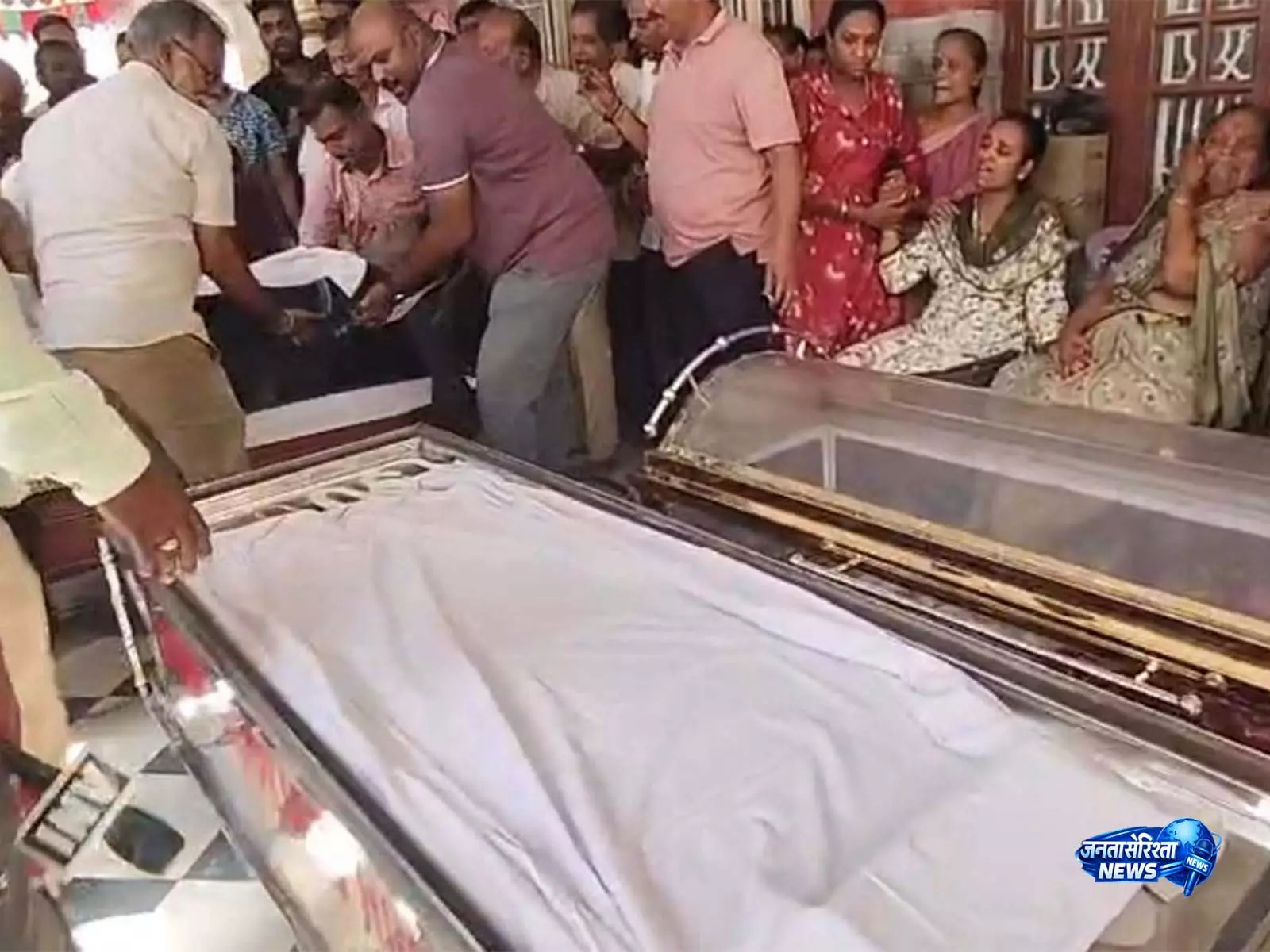 Vietnam नाव हादसे में आंध्र पीड़ित का शव पहुंचा Vietnam नाव हादसे में आंध्र पीड़ित का शव पहुंचा