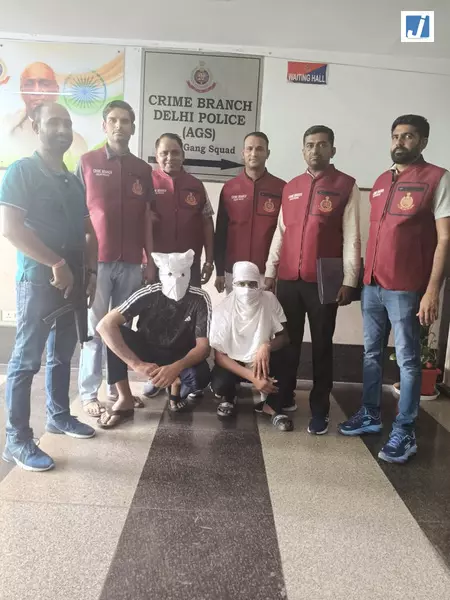 गोल्डी बराड़-लिपिन नेहरा गैंग के दो गुर्गे गिरफ्तार, भारी मात्रा में हथियार बरामद गोल्डी बराड़-लिपिन नेहरा गैंग के दो गुर्गे गिरफ्तार, भारी मात्रा में हथियार बरामद