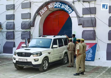 राम मंदिर चढ़ावा चोरी मामला: दो आरोपियों की 14 घंटे की पुलिस रिमांड मंजूर राम मंदिर चढ़ावा चोरी मामला: दो आरोपियों की 14 घंटे की पुलिस रिमांड मंजूर