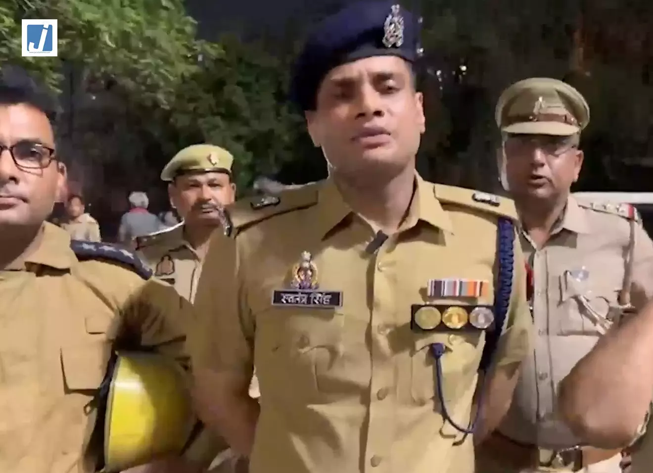 नोएडा में सीवर की सफाई के दौरान मजदूर की मौत, जांच में जुटी पुलिस नोएडा में सीवर की सफाई के दौरान मजदूर की मौत, जांच में जुटी पुलिस