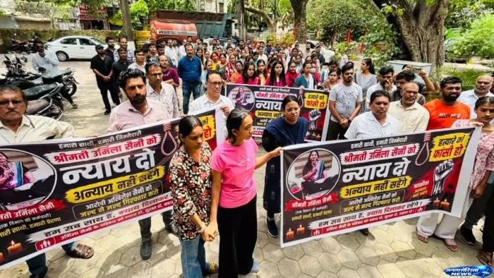 Indore में पोस्टल असिस्टेंट हत्याकांड के चौंकाने वाले राज, आरोपी की तलाश तेज Indore में पोस्टल असिस्टेंट हत्याकांड के चौंकाने वाले राज, आरोपी की तलाश तेज