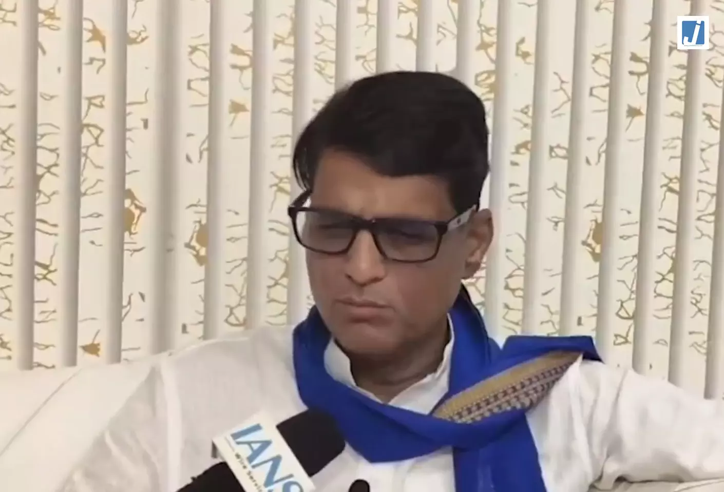 नारोट्टम मिश्रा के भावुक होने पर बोले दामोदर यादव, इतने वरिष्ठ नेता को रोते देख मुझे भी दुख हुआ नारोट्टम मिश्रा के भावुक होने पर बोले दामोदर यादव, इतने वरिष्ठ नेता को रोते देख मुझे भी दुख हुआ