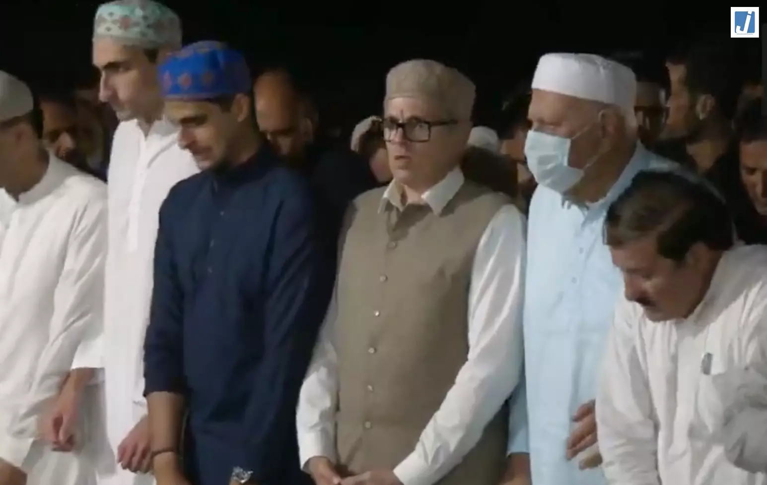 डॉ. मुस्तफा कमाल को नम आंखों से अंतिम विदाई डॉ. मुस्तफा कमाल को नम आंखों से अंतिम विदाई