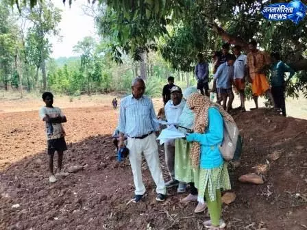 राजस्व सर्वेक्षण से ग्रामीणों को मिला भूमि स्वामित्व का अधिकार राजस्व सर्वेक्षण से ग्रामीणों को मिला भूमि स्वामित्व का अधिकार