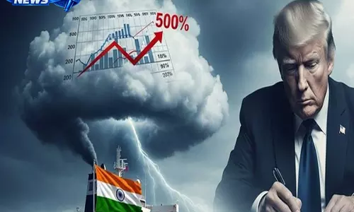 रूसी तेल आयात को लेकर ट्रंप का रुख बदला, भारत पर 100% टैरिफ लगाने की संभावना रूसी तेल आयात को लेकर ट्रंप का रुख बदला, भारत पर 100% टैरिफ लगाने की संभावना