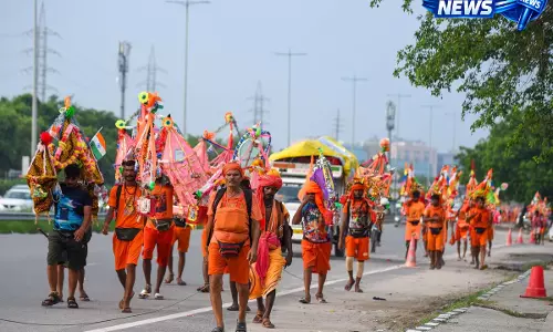 Bareilly : कांवड़ियों पर होगी हेलीकॉप्टर से पुष्पवर्षा