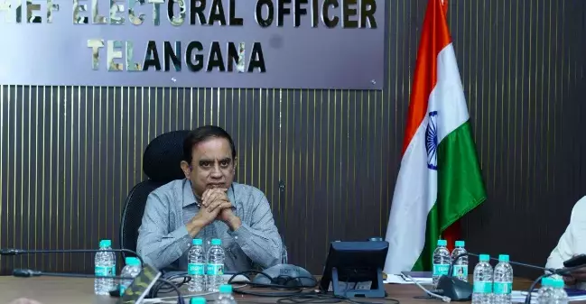 CEO ने मतदाताओं से समय-सीमा से पहले फ़ॉर्म जमा करने का आग्रह किया CEO ने मतदाताओं से समय-सीमा से पहले फ़ॉर्म जमा करने का आग्रह किया