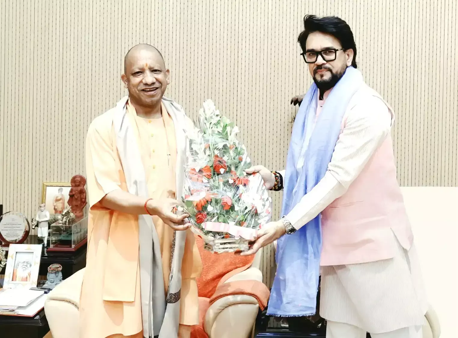 Hamirpur: विकास और सुशासन के पथ पर आगे बढ़ रहा उत्तर प्रदेश : अनुराग ठाकुर