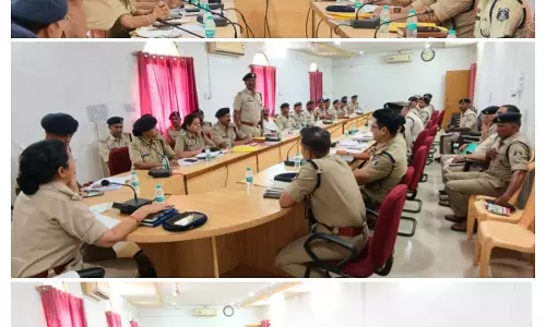 SP भावना पांडेय ने धमतरी जिले के पुलिस अफसरों की ली बैठक