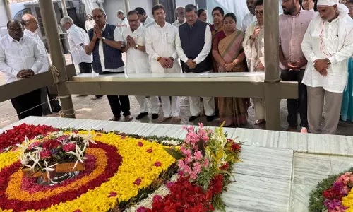 पुदुचेरी पहुंचे सांसद बृजमोहन अग्रवाल, क्रांतिकारी अरबिंदो की समाधि पर श्रद्धासुमन अर्पित किए