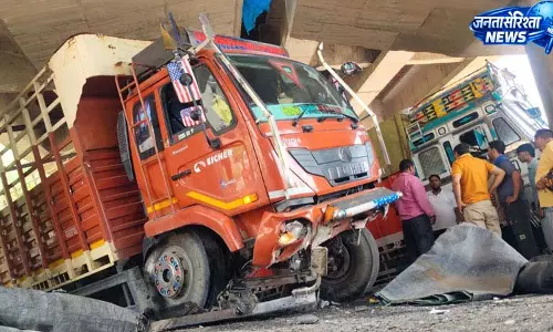 परवाणू के सेक्टर-6 सेब मंडी में भीषण हादसा, चालक घायल