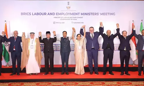BRICS Labour Ministers Meeting: सदस्य देशों ने अपनाई श्रम क्षेत्र से जुड़ी अहम घोषणा BRICS Labour Ministers Meeting: सदस्य देशों ने अपनाई श्रम क्षेत्र से जुड़ी अहम घोषणा