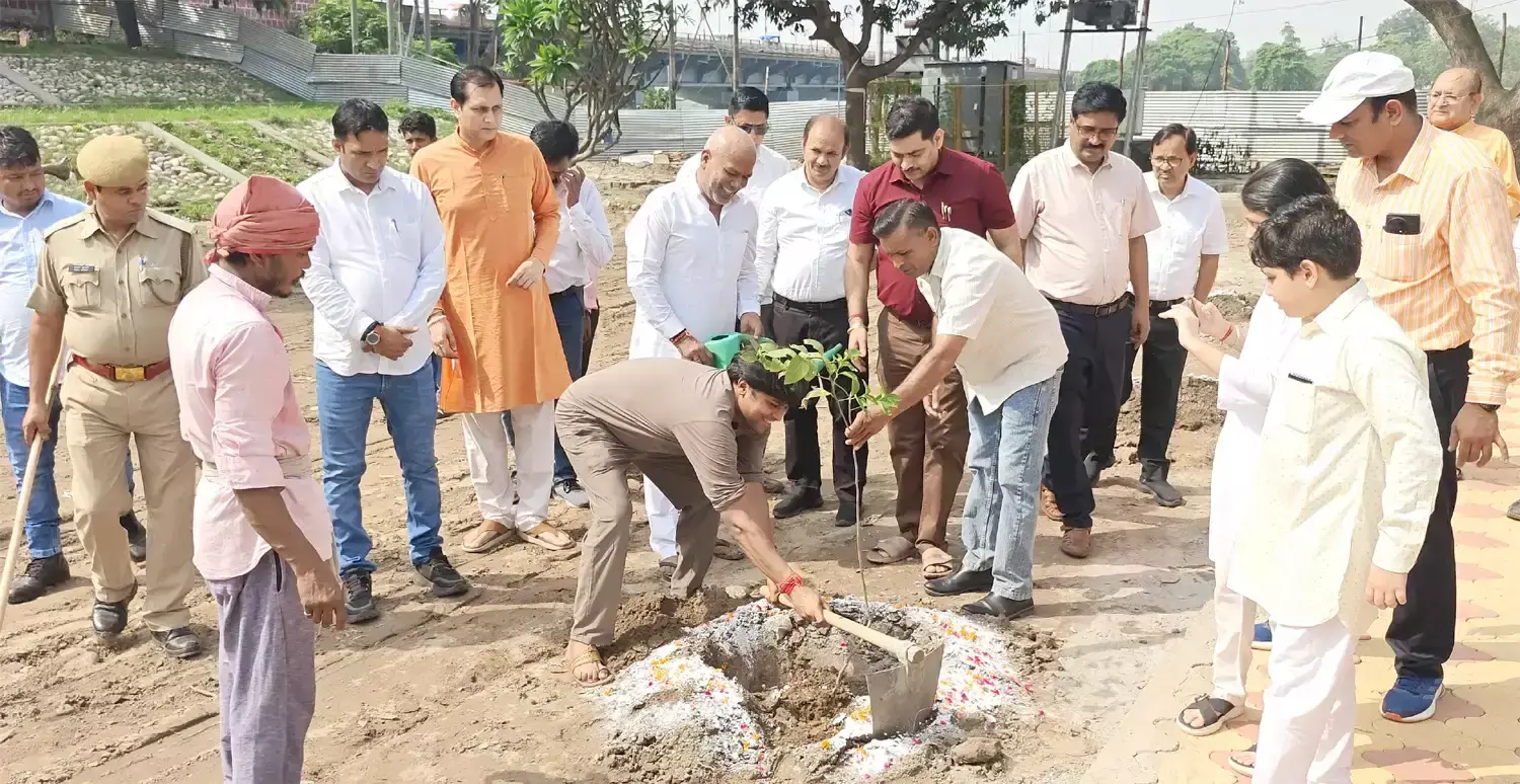 Haridwar: जलशक्ति मंत्री ने हरिद्वार में विकास परियोजनाओं का लिया जायजा Haridwar: जलशक्ति मंत्री ने हरिद्वार में विकास परियोजनाओं का लिया जायजा