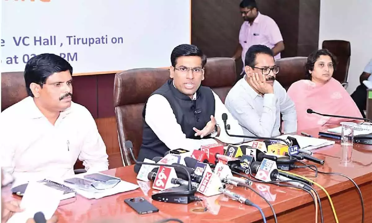 Collector ने कहा कि वोटर वेरिफिकेशन के लिए बढ़ाई गई समय-सीमा का जनता को लाभ उठाना चाहिए Collector ने कहा कि वोटर वेरिफिकेशन के लिए बढ़ाई गई समय-सीमा का जनता को लाभ उठाना चाहिए