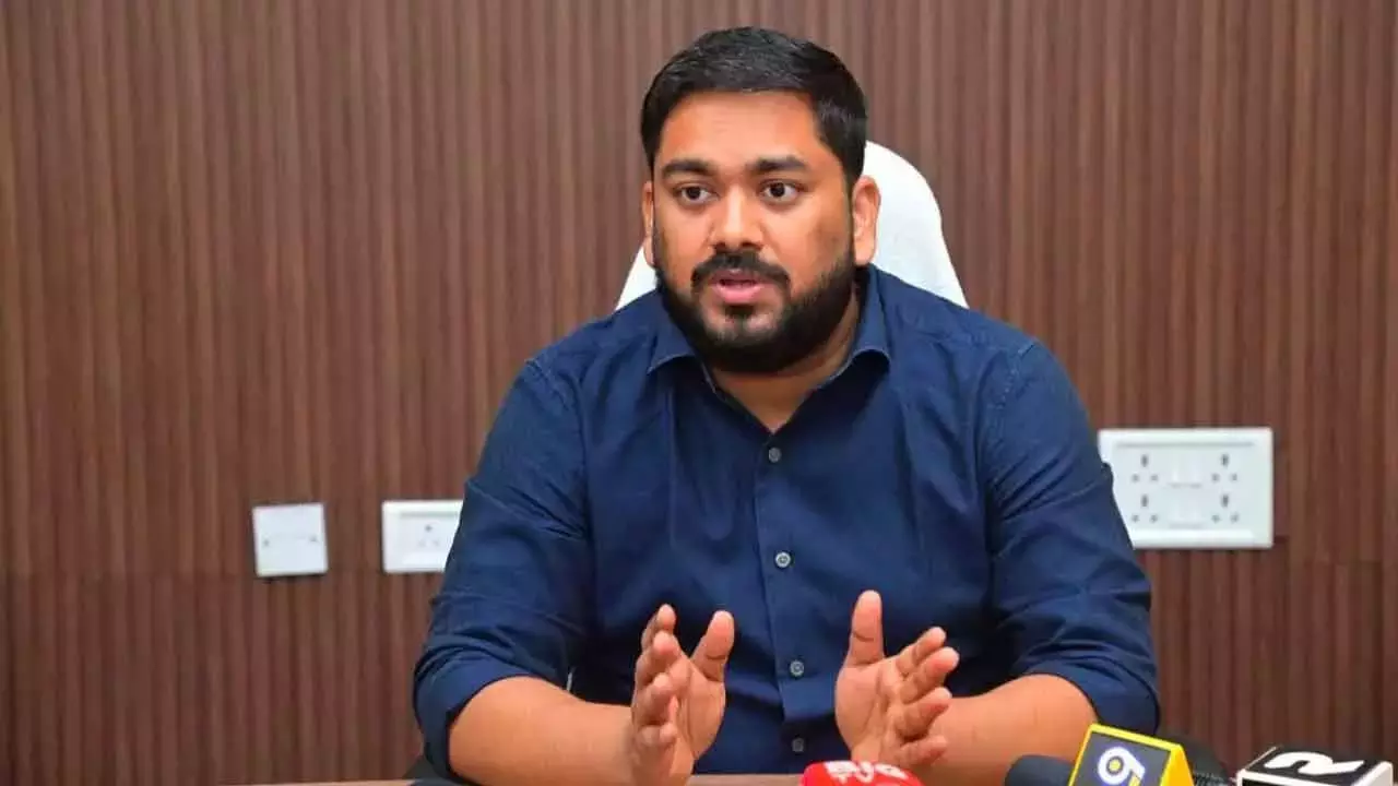 अचमपेट में CM रेवंत रेड्डी का वोटर रजिस्ट्रेशन नहीं: ज़िला चुनाव अधिकारी हेमंत केशव पाटिल अचमपेट में CM रेवंत रेड्डी का वोटर रजिस्ट्रेशन नहीं: ज़िला चुनाव अधिकारी हेमंत केशव पाटिल
