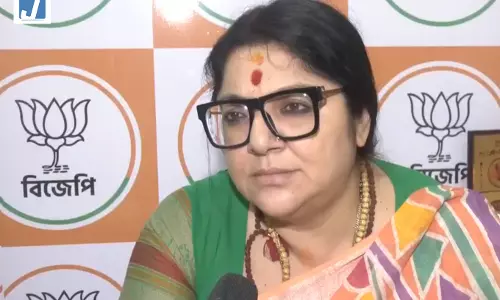 मदन मित्रा को लेकर सियासत तेज, लॉकेट चटर्जी का हमला- टीएमसी खुद खत्म हो रही है मदन मित्रा को लेकर सियासत तेज, लॉकेट चटर्जी का हमला- टीएमसी खुद खत्म हो रही है