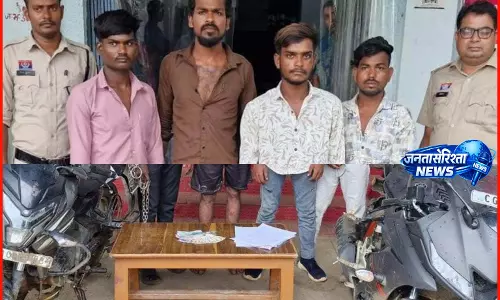 रतनपुर-कोटा मार्ग पर लूट करने वाले 4 आरोपी गिरफ्तार रतनपुर-कोटा मार्ग पर लूट करने वाले 4 आरोपी गिरफ्तार