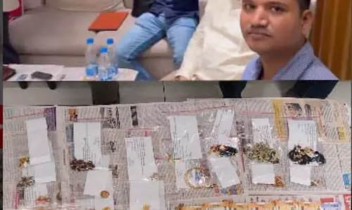 इंजीनियर निकला करोड़पति, एसीबी ने जब्त की 100 करोड़ से ज्यादा की संपत्ति इंजीनियर निकला करोड़पति, एसीबी ने जब्त की 100 करोड़ से ज्यादा की संपत्ति