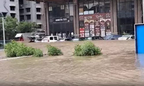 गुजरात ने सूरत बाढ़ पीड़ितों के लिए 550 करोड़ रुपए के पैकेज की घोषणा की