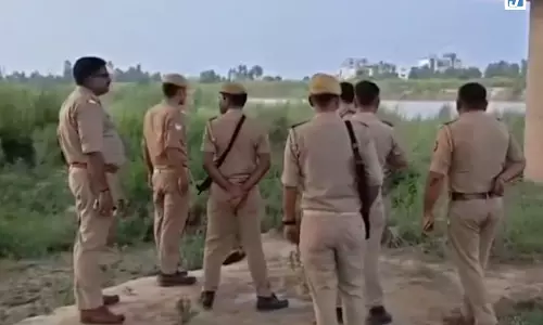 नदी में नहाने गए चार युवक तेज बहाव में बहे, एक की मौत, बचाव अभियान जारी नदी में नहाने गए चार युवक तेज बहाव में बहे, एक की मौत, बचाव अभियान जारी