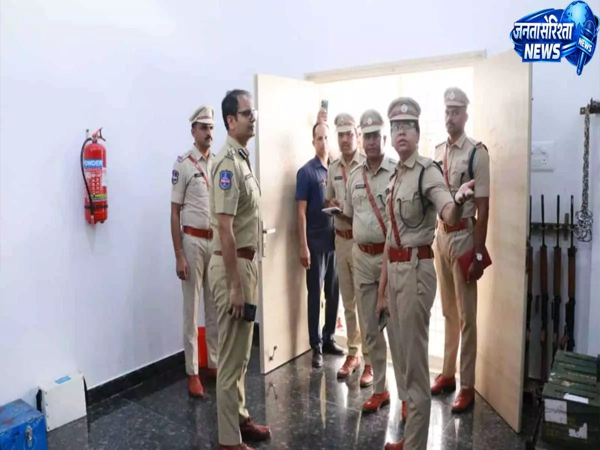 तेलंगाना में अपराध के खिलाफ बड़ा अभियान, डीआईजी ने सिद्दीपेट पुलिस को बनाया एक्शन प्लान तेलंगाना में अपराध के खिलाफ बड़ा अभियान, डीआईजी ने सिद्दीपेट पुलिस को बनाया एक्शन प्लान