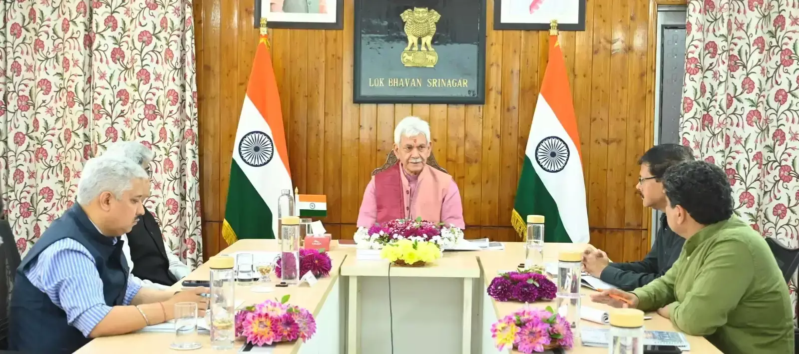 Srinagar: नशा मुक्ति अभियान को मजबूत बनाने के लिए उपराज्यपाल ने की समीक्षा बैठक Srinagar: नशा मुक्ति अभियान को मजबूत बनाने के लिए उपराज्यपाल ने की समीक्षा बैठक