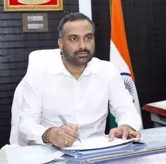 हैदराबाद डीईओ ने मतदाताओं की सहायता के लिए पुनः तैयार किए गए विधानसभा निर्वाचन क्षेत्र सहसंबंध मानचित्र जारी किए हैदराबाद डीईओ ने मतदाताओं की सहायता के लिए पुनः तैयार किए गए विधानसभा निर्वाचन क्षेत्र सहसंबंध मानचित्र जारी किए