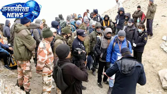 Uttarakhand : कैलास यात्रा के दूसरे दल ने तिब्बत में रखा कदम Uttarakhand : कैलास यात्रा के दूसरे दल ने तिब्बत में रखा कदम