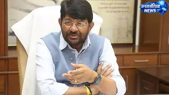 MP कैबिनेट में फेरबदल, लखन पटेल से पशुपालन विभाग वापस MP कैबिनेट में फेरबदल, लखन पटेल से पशुपालन विभाग वापस