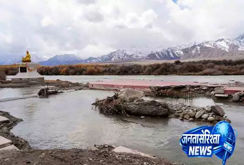 Srinagar लद्दाख अभयारण्य में अवैध ऑफ-रोडिंग पर कार्रवाई Srinagar लद्दाख अभयारण्य में अवैध ऑफ-रोडिंग पर कार्रवाई
